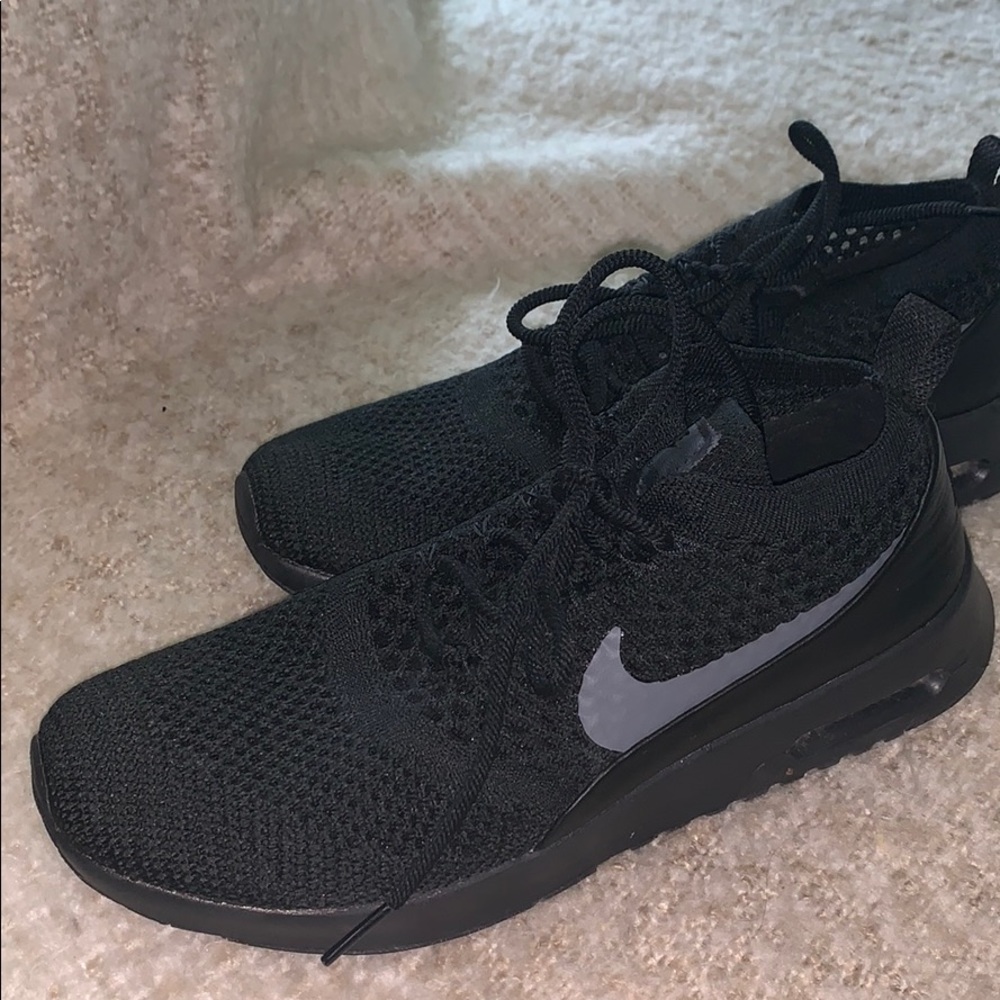 Nike Air Max - Picture 2 of 4